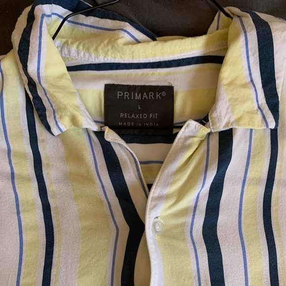 LIKE NEW! MENS DRESS SHIRT! So comfy - Picture 3 of 6